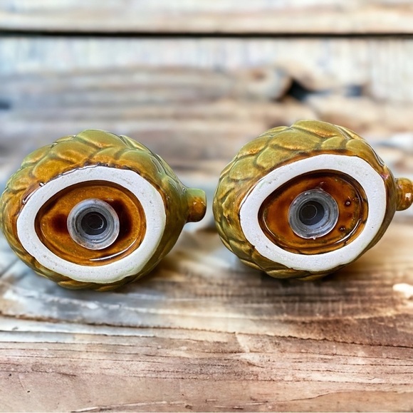 Cute Artichoke Salt and Pepper Shakers - Picture 6 of 6